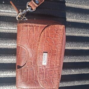 WalletBe Womens Cash Card Accordion ID Zipper Croc Brown Leather Wallet Wristlet